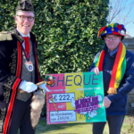 Verkoop ‘krachtige’ sjaals van Vastelaovend bracht bijna 2.700 euro voor Goede Doelen op