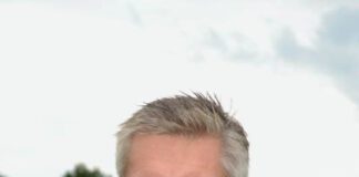 SJO ESB‘19 verlengt samenwerking met trainer René Smits