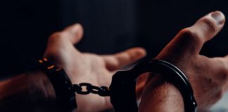 Twee verdachten straatroof aangehouden