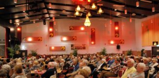 In gemeenschapshuis ‘t Wouves: Ransdaals Amateur Toneel speelt 5 keer klucht ‘Vinstergesjravel’