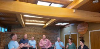 Vier opvoeringen in het Wielderhoes: Klucht “Hotel Zoerbier” bij Toneelvereniging Onder Ons Wijlre speelt op de planken