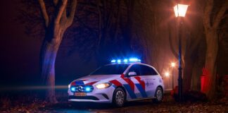 Achtervolging eindigt met auto op dak in Heerlen: bestuurder aangehouden