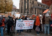 Docenten en studenten demonstreren vandaag opnieuw tegen bezuinigingen hoger onderwijs