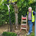 Tegenover restaurant De Kornuiten: Wegkruis in ere hersteld