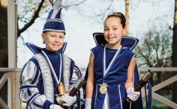 Jeugdzitting Breuzelèèrkes was prachtige show van zang en dans: Prins Sjuul I en Prinses Dieze geïnstalleerd